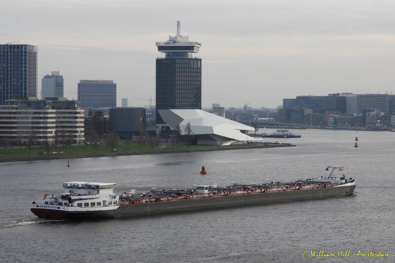 And like nothing happened, life goes on) .. inl.tanker REGENTES