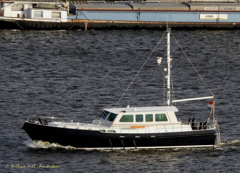 pleasureboat ADVENTURE