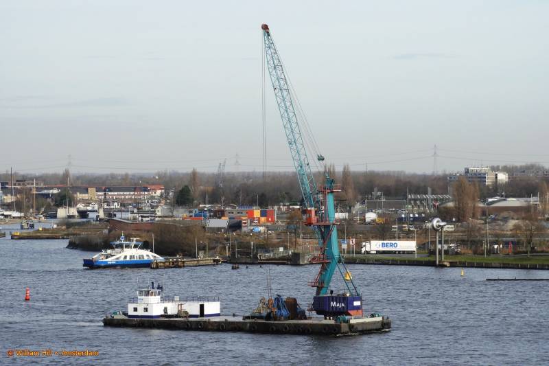 (19) - MAJA crane ENDEAVOUR