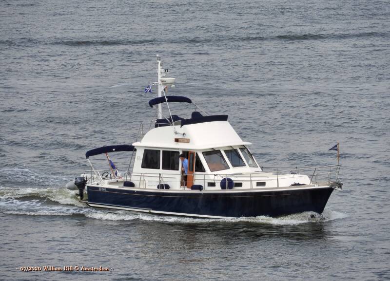 pleasureboat TRIDENT