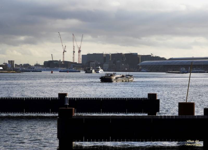 Het IJ, looking to the east and central station