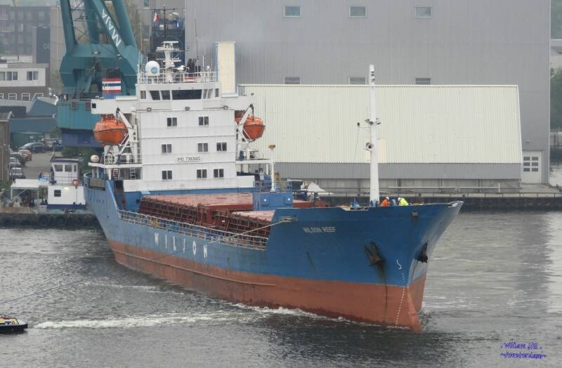 coaster WILSON REEF turning