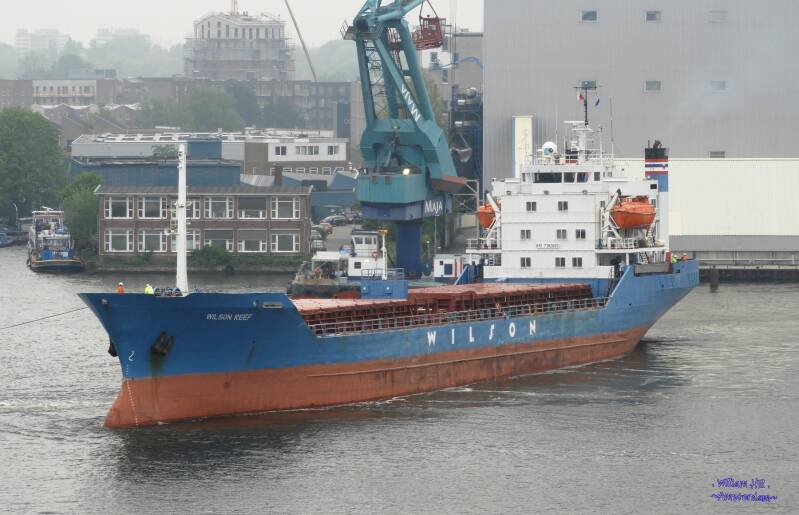 coaster WILSON REEF turning