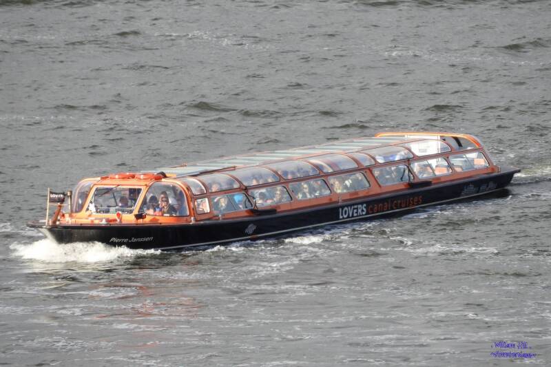 canalboat/rondvaartboot PIERRE JANSSEN