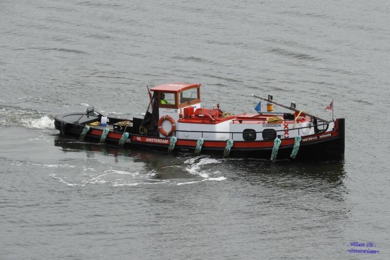 ONDERHOUD BRUGGEN, a dutiful civil servant who is waiting, as it should