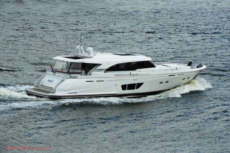 2), pleasureboat SALU