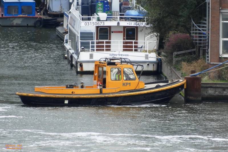 the boatmen waiting