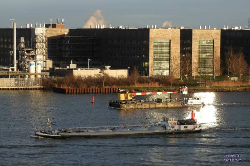 (11.12) - 'Aqua Vita' &amp; 'Devotion' in reflecting sunlight