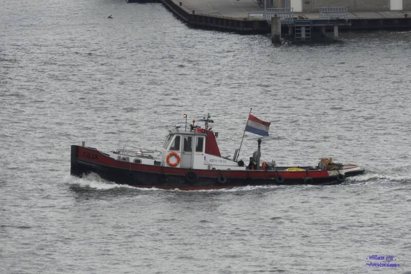 tug JULIA