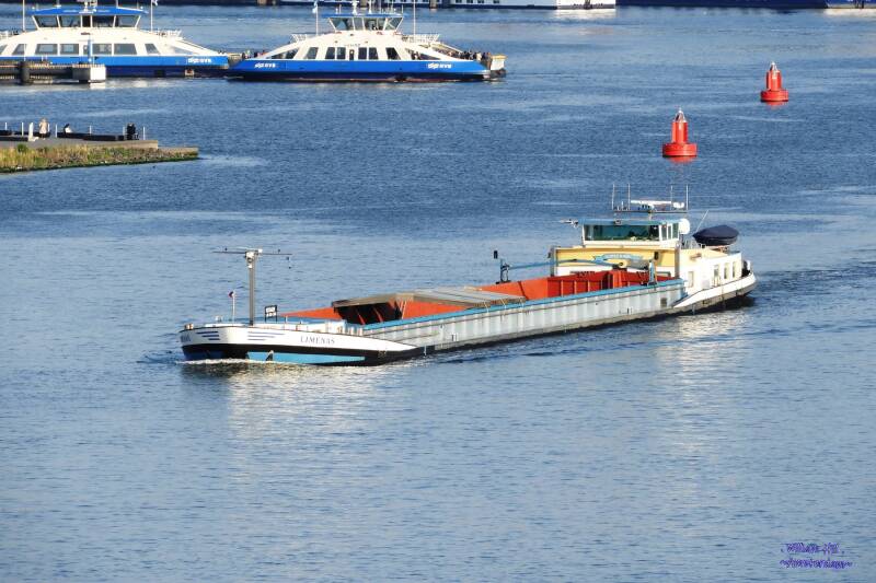LIMENAS, ferries IJVEER 62 and 52