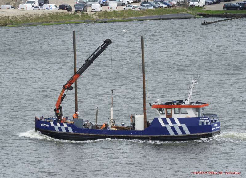 dredger TRITON