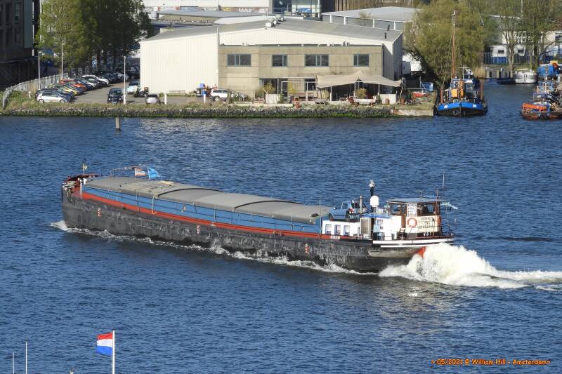 cargo ZUIDERZEE arrives and turns around