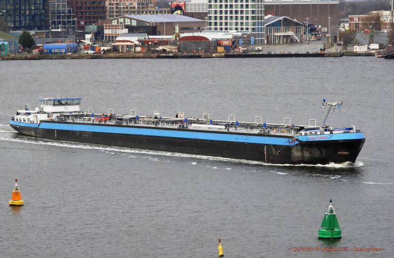 inlandtanker HELGA DEYMANN