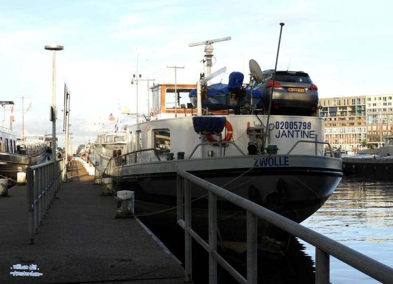(24.12) cargo 'Jantine' in Oude Houthaven