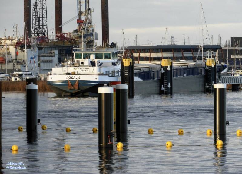 (24.12)  inlandtanker  'Rosalie' in Houthaven 