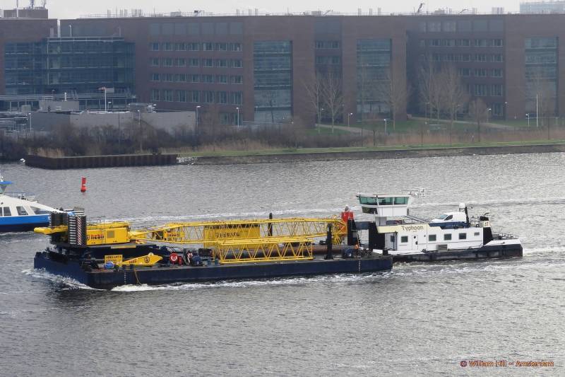 pusher TYPHOON with HEBO-LIFT 4