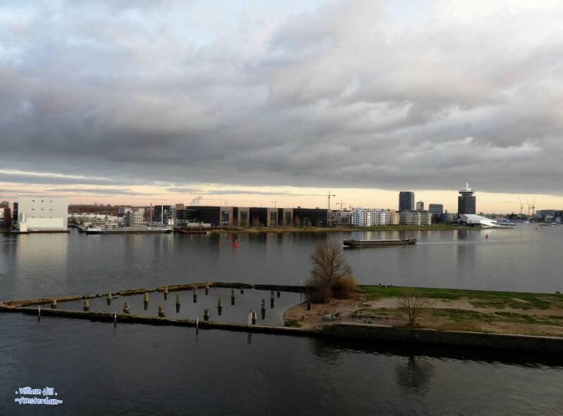 (24.12)  the IJ, Stenenhoofd, 'Veronia' 