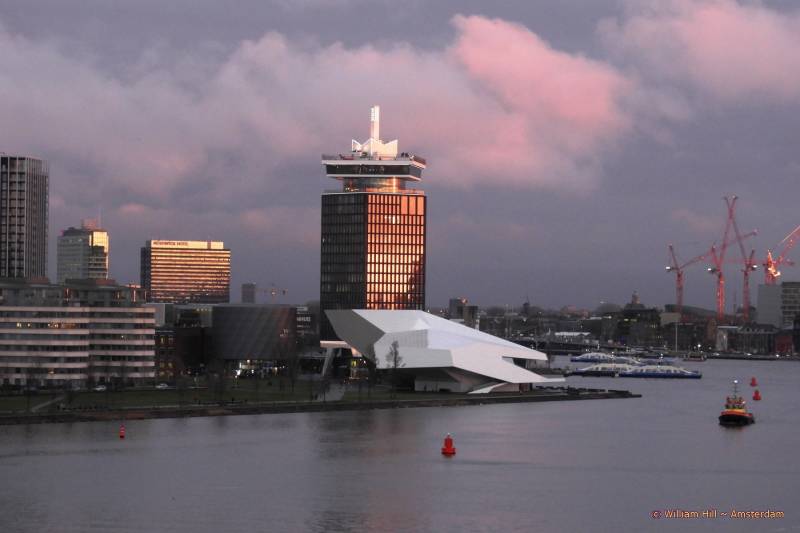 Adamtower, Mövenpick Hotel