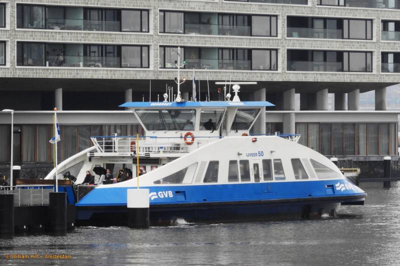 IJVEER 50 arrives at station PONTSTEIGER