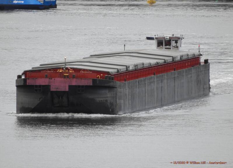 barges pushed by MOVER 3