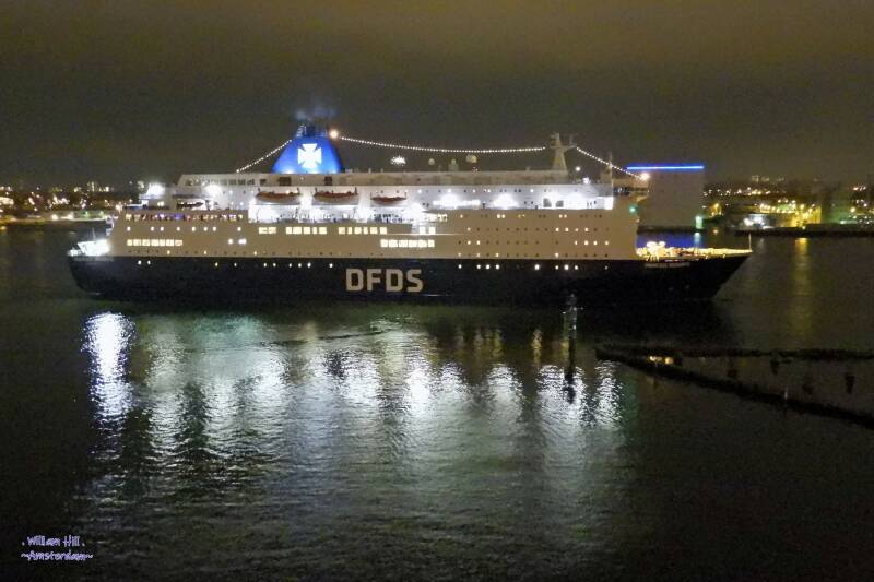 (31.12) 22:40  passengership DFDS Princess Seaways