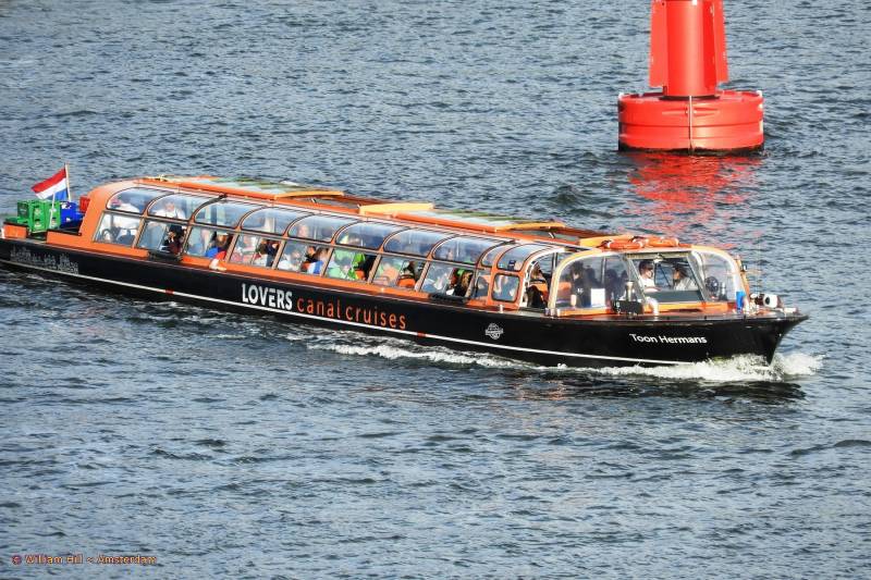 canalboat TOON HERMANS