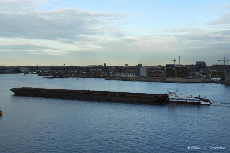 HERKULES X with 4 barges