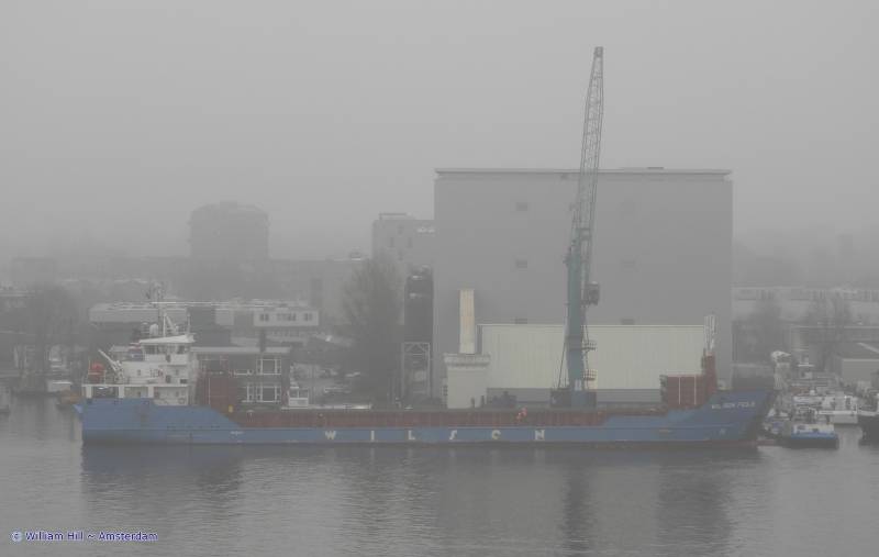 unloading with Maja crane ENDEAVOUR