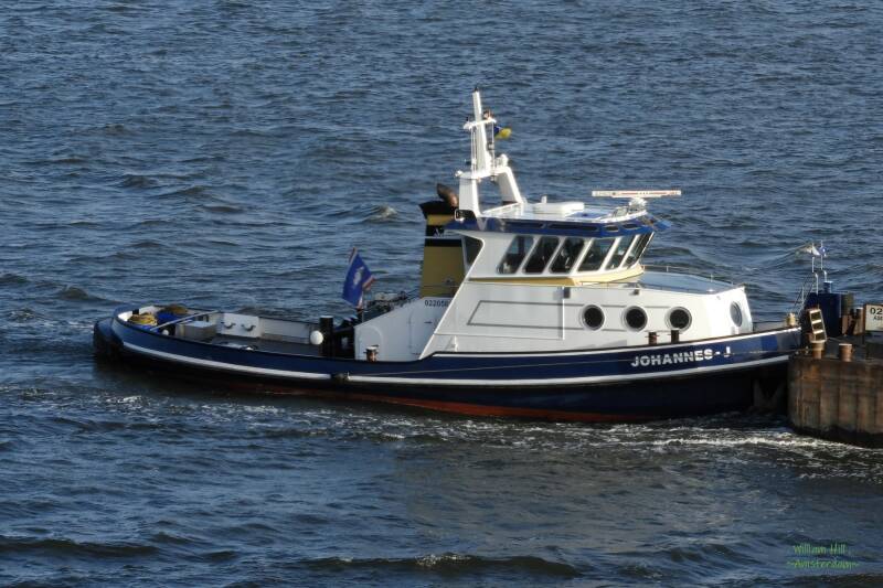 (14.01)  tug 'Johannes J'
