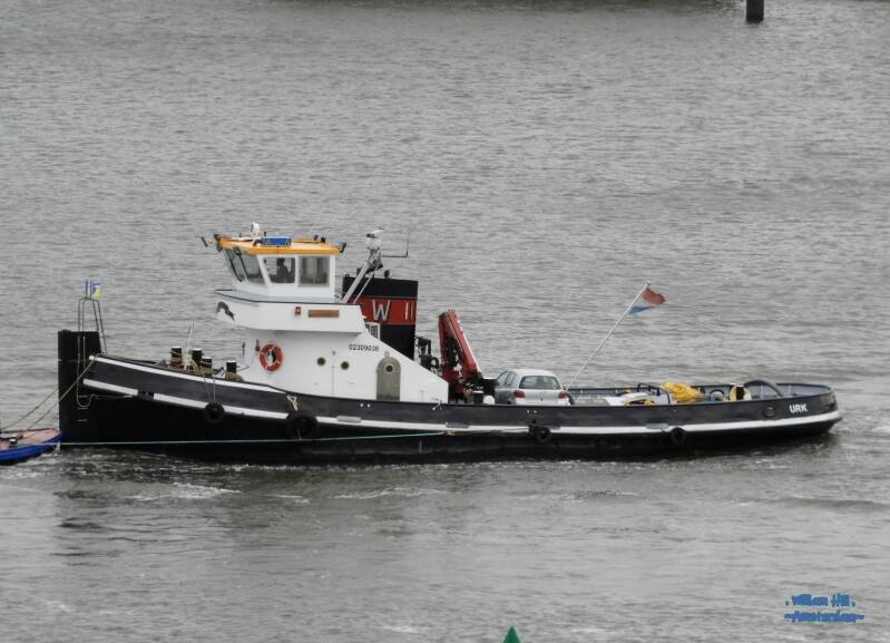 (15.01)  tug 'Jennie'