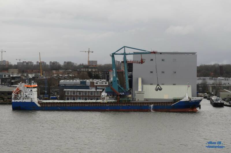 (17.01)   at 10:05 we have grey weather