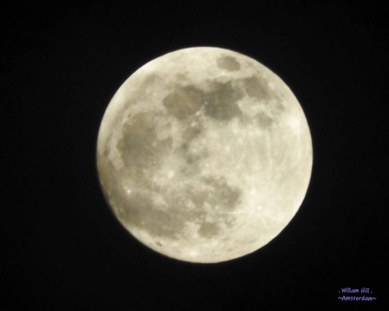 (20.01) - 20:18, Goodbye moon.. this night/morning you disappear and will you have 2 dark sites..  goodluck.. 