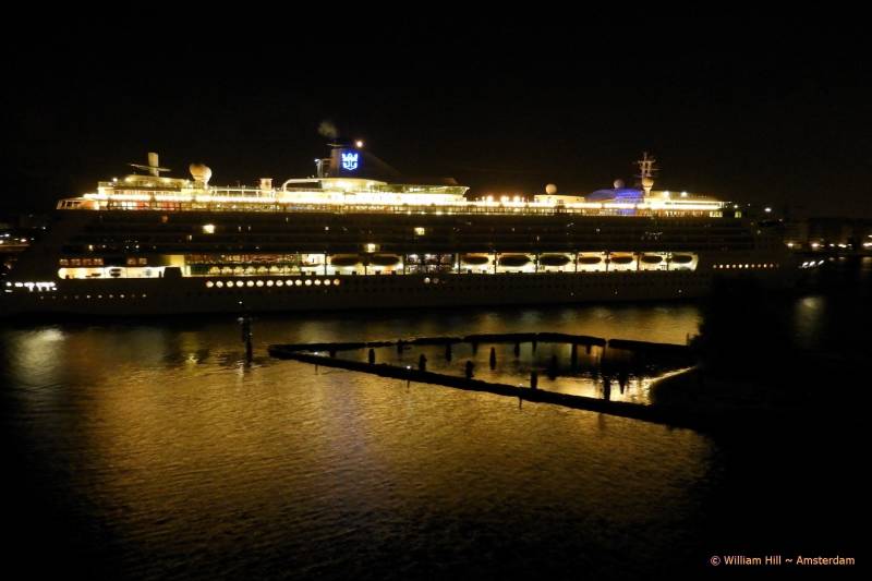 Brilliance of the Seas, (294x37m) 