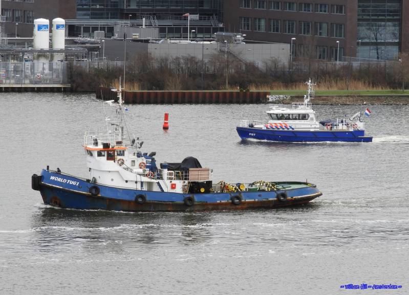 WORLD TUG 1  +  P97