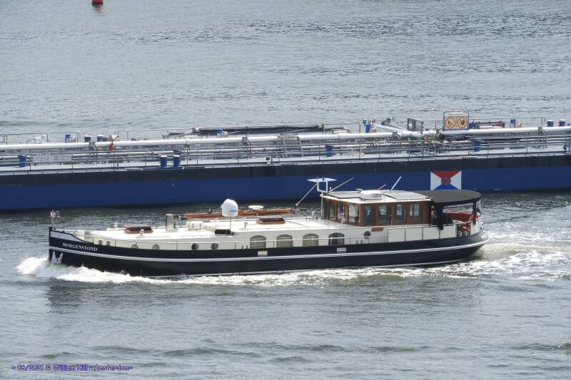 pleasureboat MORGENSTOND