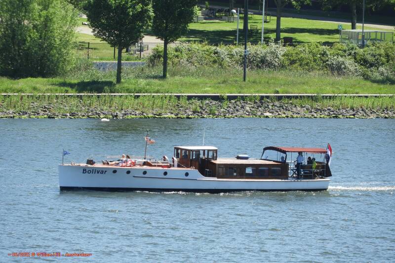 pleasureboat BOLIVAR