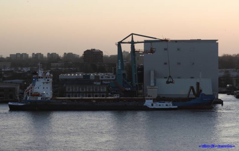 busy unloading, tanker ARIANE arrived too