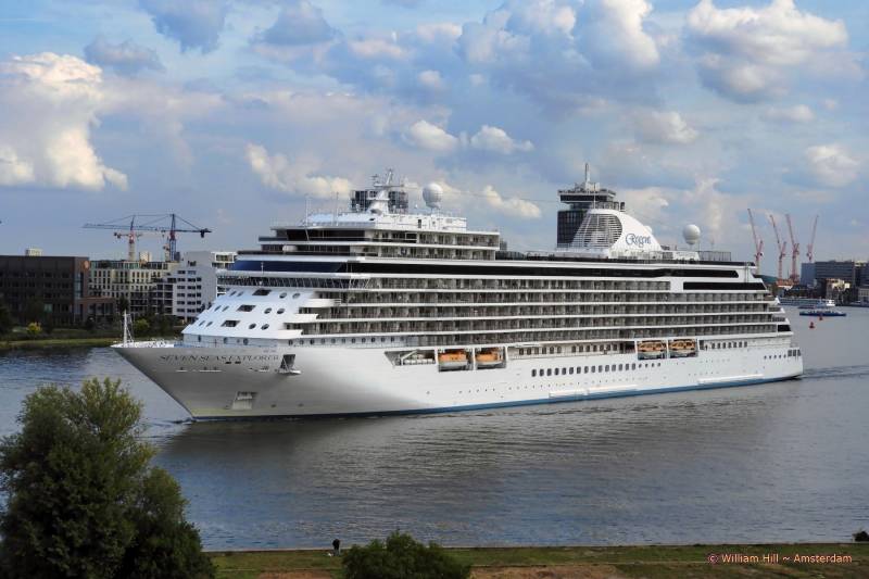 SEVEN SEAS EXPLORER  (224x32m) 