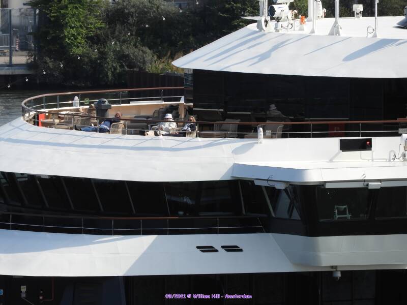 tanning in winterclothes