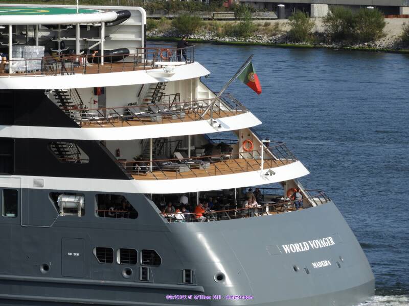 WORLD VOYAGER 