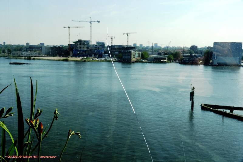 the crack enjoys the warm weather too, it grows