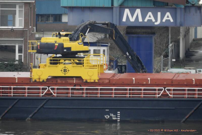 crane of TIFJORD picking up something that is delivered for them