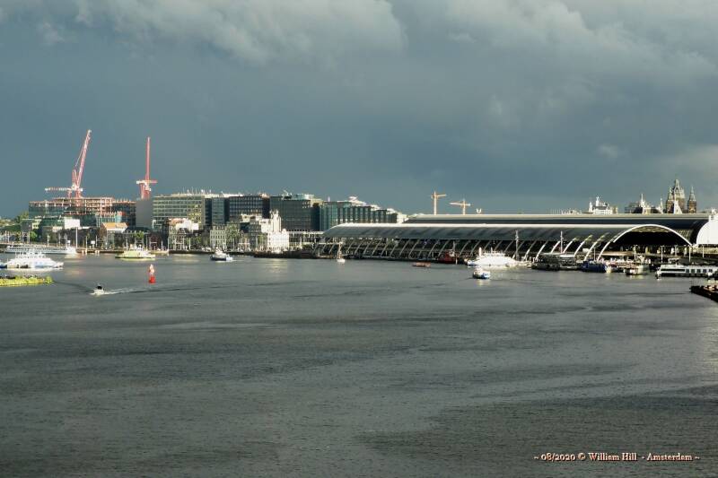 IJ - AMSTERDAM CENTRAL STATION