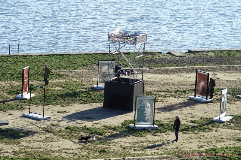 Art and some dogwalkers watching