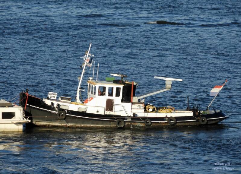 tug &#039;Sepia&#039;