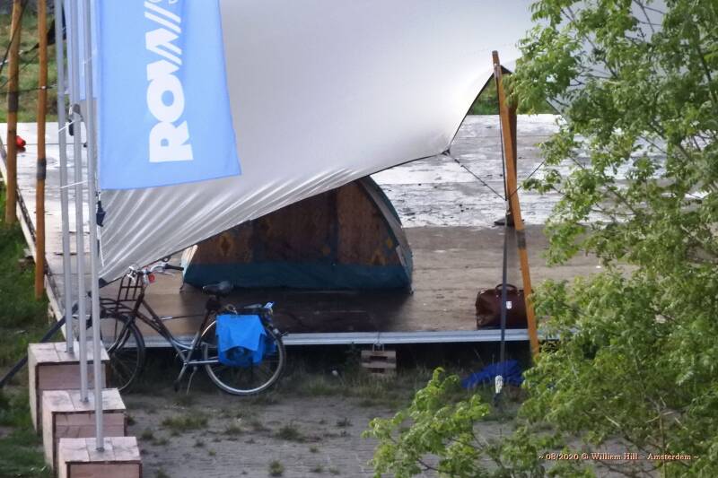 6:28 Sunday morning, other homeless