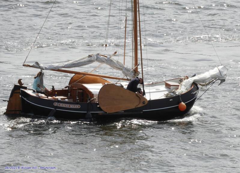 (pleasureboat) De HALVE MAAN