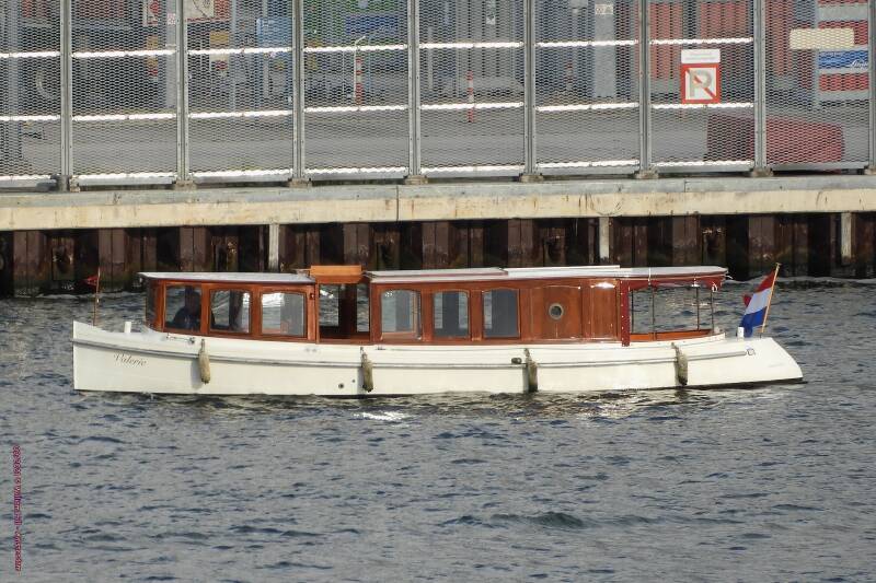 canal/salonboat VALERIE