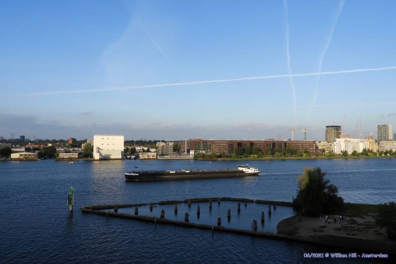 inl.tanker TORONTO nice sky