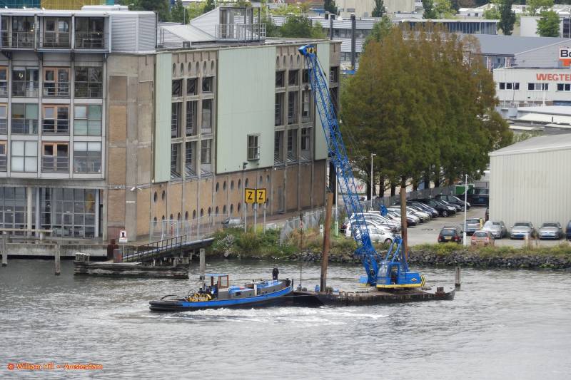 workship MOOS  with an alternative crane